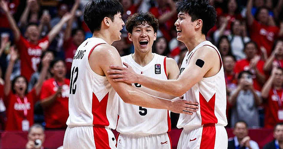 Forty-Eight Minutes on a Left Ankle: The Unlogged Gap at the Centre of Japan's Back Three Forty-Eight Minutes on a Left Ankle: The Unlogged Gap at the Centre of Japan's Back Three